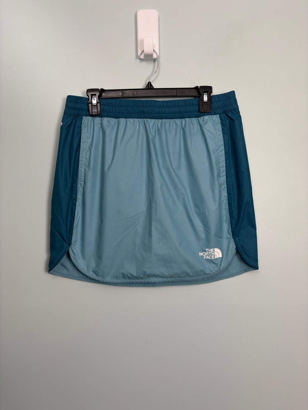 The North Face Women’s Medium Blue Two-Tone Hydrenaline Athletic Skirt NWT